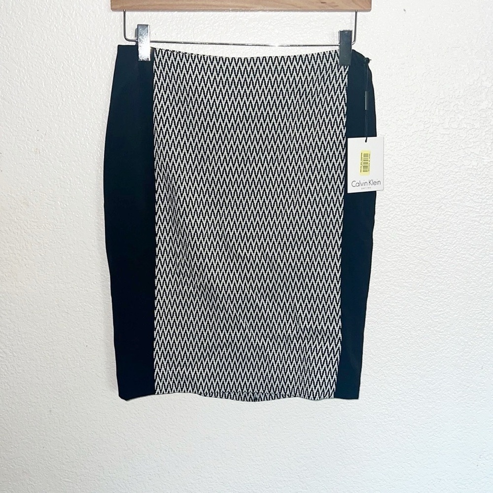 Calvin Klein Black White Chevron Straight Button And Hook Pencil Skirt NEW